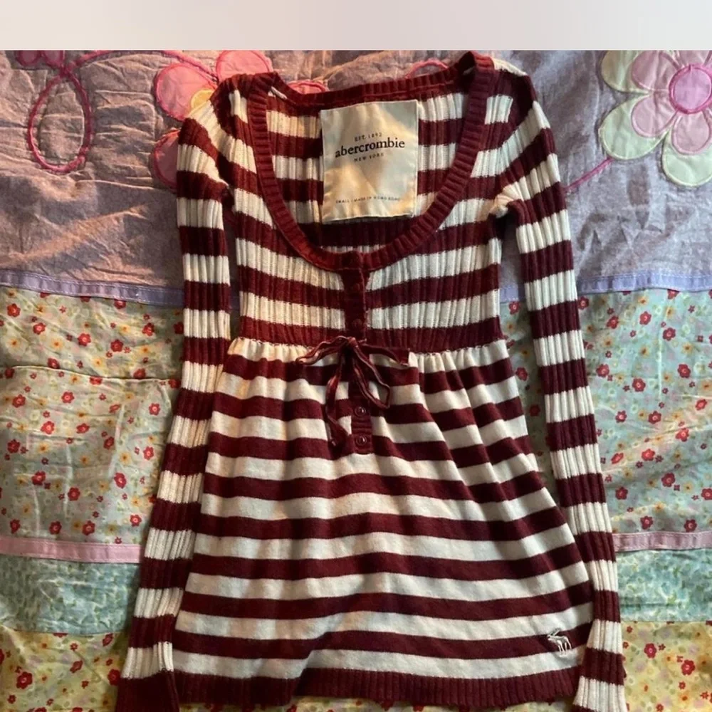 ISO!!! Abercrombie & Fitch Maroon and White Striped Long Sleeve - Picture 1 of 3